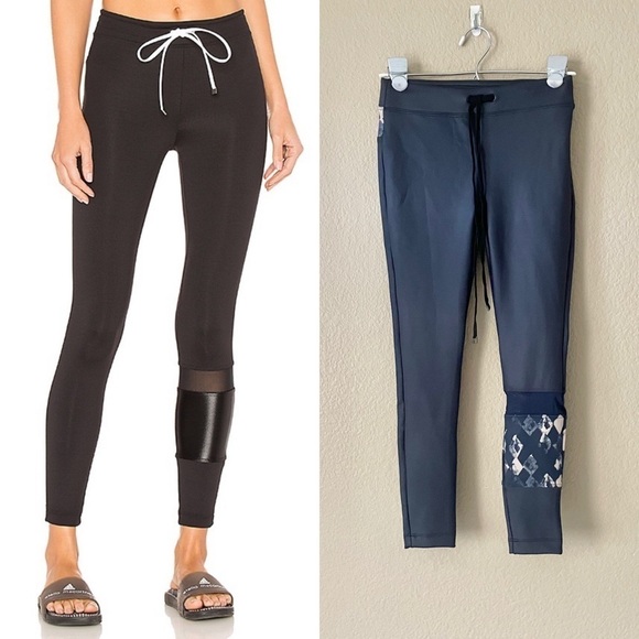 NEW Koral Castle Diamond Print Black Legging - Picture 1 of 7